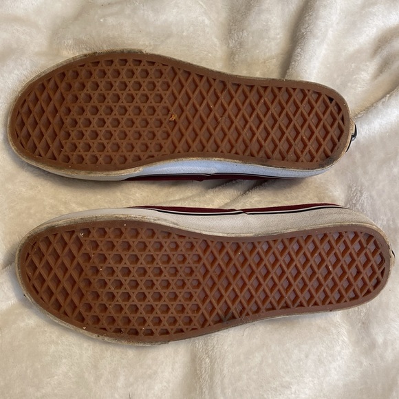 Maroon vans - Picture 6 of 7